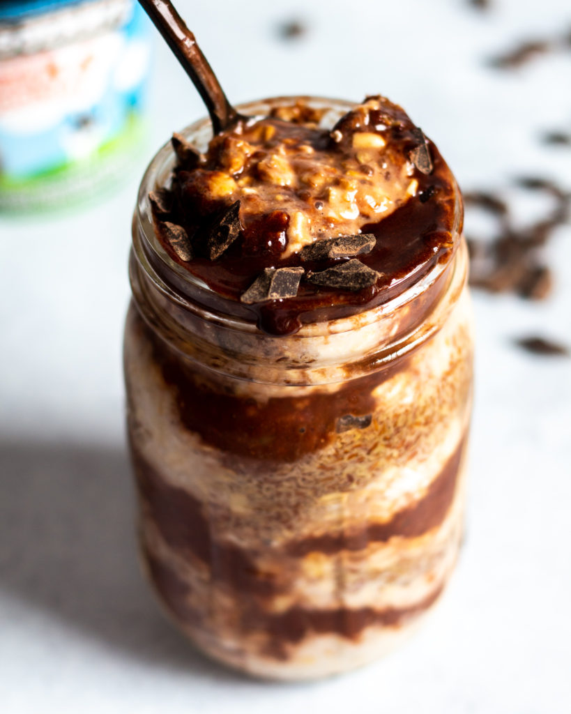 Chocolate cookie overnight oats