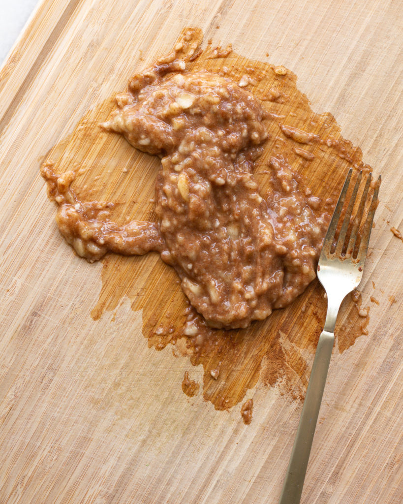 Mashed banana with cinnamon