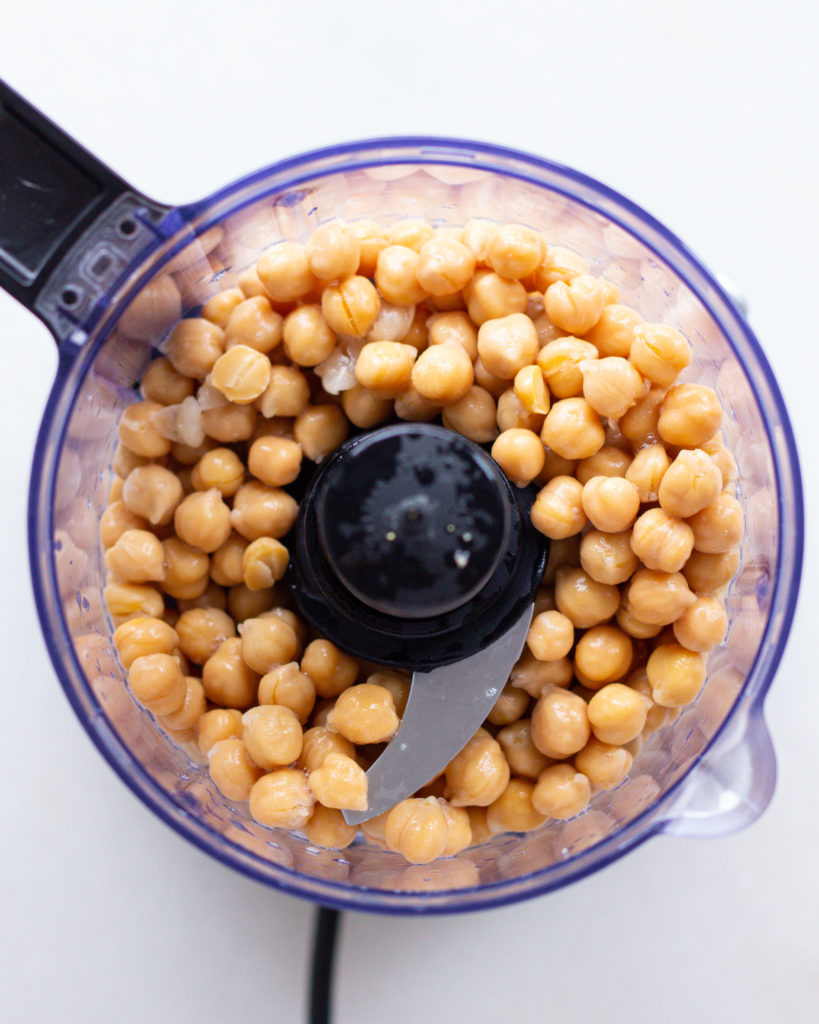 Chickpeas in food processor 