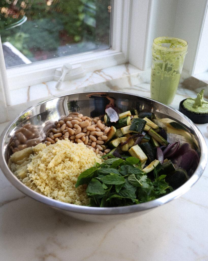 all the elements of the salad in a bowl
